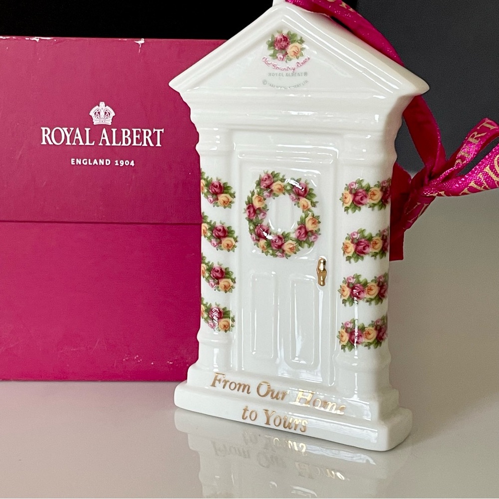 "From Our Home to Yours" Door Ornament - Old Country Roses by Royal Albert - Picture 3 of 7